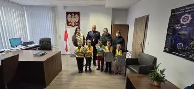 Zwycięzcy licytacji WOŚP weszli do komendy - zobaczyli broń i technika kryminalistyki